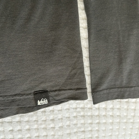 NWOT REI COOP Kids Merino Midweight Top,Moisture Wicking,Sz S (8) - Picture 2 of 4